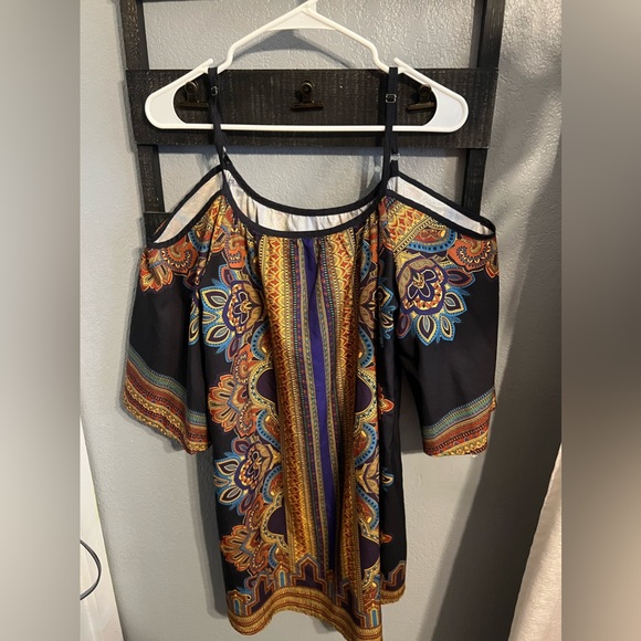 Women’s Cold Shoulder Colorful Dress - Picture 2 of 6